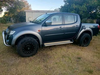 Mitsubishi triton 2.5 did 4x2