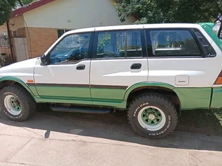 Selling my 4×4 Ssangyong Musso.Its got a 3L Ford v6 upgrader engine. Engine 100%.Self collection. On