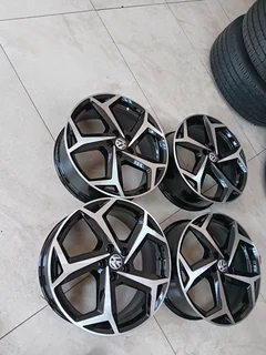 Original VW 17 inch rims.