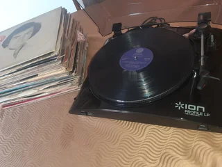 ION LP player/mp3 converter plus 50 vinyls