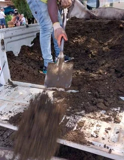 Compost And Lawn Dressing