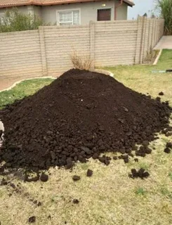 Compost and Lawn Dressing we deliver