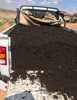 Compost and Lawn Dressing we deliver