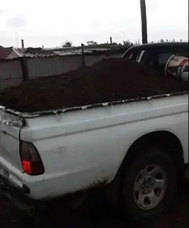 Compost and Lawn Dressing we deliver