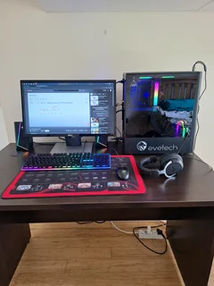 Second hand gaming pc core i5 10400F, GTX1660 Ti, 16GB memory, 512GB NVME SSD, gaming keyboard