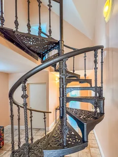 Hout Bay: short term rental, 3 bed duplex, available March 2026, negotiable