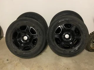 Ford Ranger Original Mag&#39;s and Tyres