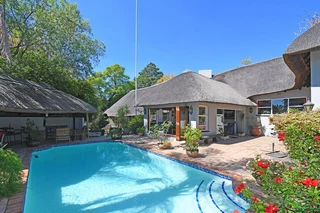 Majestic Thatch with 5 huge bedrooms and so much more