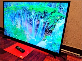 Samsung Smart 55inch UHD TV With All The Mod Apps and Functions:Has DStv,Netflix,Showmax,Prime V,etc