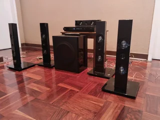 Samsung 1000w Home Audio:AMP, 4 x Tallboys,L SUB,L Center,USB,HDMI,BluRay,Wi Fi,Aux,Radio,Optical,et