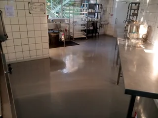 Polyurethane screed flooring