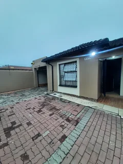 3 BEDROOM HOME TO LET IN RIVERLEA  EXT 3