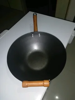 Wok round bottomed cooking pan
