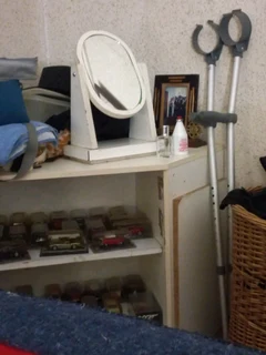 Adjustable elbow crutches