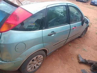 2000 Ford Focus Hatchback