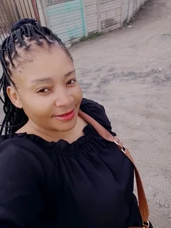 IAM looking for a job as a maid stayout