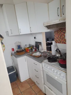 2 Bedroom PANTHOUSE in Glenwood 850 000