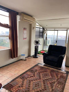 2 Bedroom PANTHOUSE in Glenwood 850 000