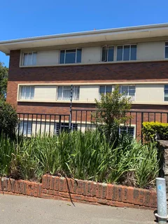 3 Bedroom flat in Morningside 12500