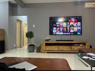 2 Bedroom flat in Morningside Windermere R9000