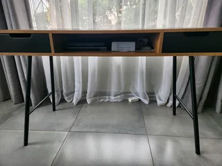 Desk with brown and black wood fisnish