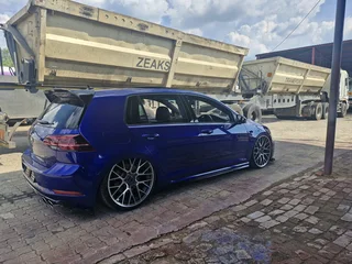 Golf 7.5 R for sale
