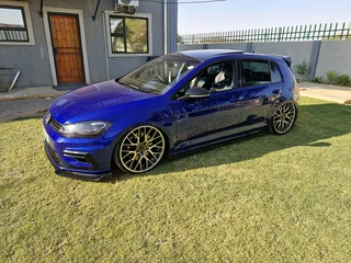 Golf 7.5 R for sale