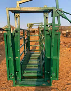 MOBILE NECK CLAMP WORK STATION