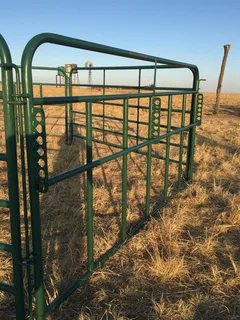 Calf Creep Feed Gate / Kalf Kruipvoer Hekke