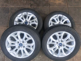 16 Inch Ford Ecosport mags with 95% thread leave of 205/55R16.