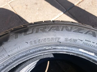 225/50R17 Bridgestone tires of 98% thread left, leave your whatsapp number if interested.