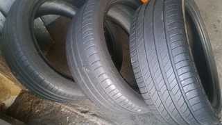 Three 205 45 r17 michelin normal tires, leave your whatsapp number if interested.