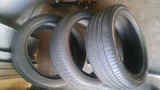 Three 205 45 r17 michelin normal tires, leave your whatsapp number if interested.