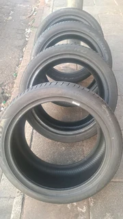 315 35 r21 and 285 40 r21 pirelli tires 4 porsche cayenne , leave your whatsapp number if interested