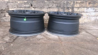 Two 18 inch roms for all 6 holes backki. Ranger, Hilux,  Isuzu,  etc.... Leave your whatsapp number