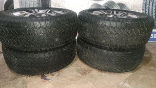 265/60R18 Ford Mags with General Grabber tires, leave your whatsapp number if interested.