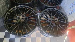 21 inch original porsche mags leave your whatsapp number if interested.