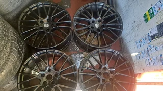 21 inch original porsche mags leave your whatsapp number if interested.