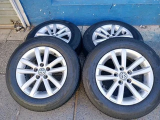 14 inche Polo TSI and Polo Vivo original mags. Leave your whatsapp number if interested.