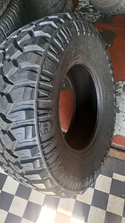 Lt315/70R17 mickey thompson tire. leave your whatsapp number if interested.