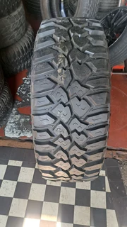 Lt315/70R17 mickey thompson tire. leave your whatsapp number if interested.