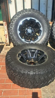 305/65R17 Mickey thompson tires and rims. Leave your whatsapp number if intereated.