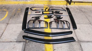 Ford Ranger Windows shield, front and back lighttrim, door handles, etc. leave your whatsapp number