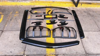 Ford Ranger Windows shield, front and back lighttrim, door handles, etc. leave your whatsapp number