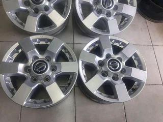 A set of 16 inche nissan np300 hardbody mags leave your whatsapp number if interested.