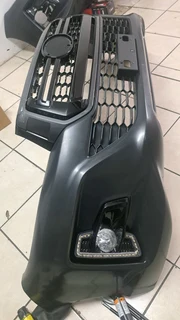 Toyota Hilux legend 50 complete front bumper. Leave your whatsapp number if interested.