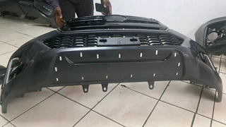 Toyota Hilux legend 50 complete front bumper. Leave your whatsapp number if interested.
