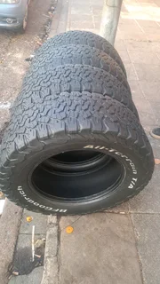 4x BFgoodrich tires of size 285/60R18. leave your whatsapp number if interested 4 pricing.