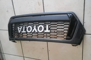 Toyota Hilux GD6 GR Dakar Style grill 2018-2020. leave your whatsapp number if interested.