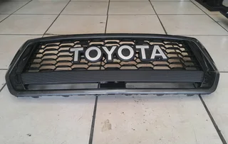 Toyota Hilux GD6 GR Dakar Style grill 2018-2020. leave your whatsapp number if interested.